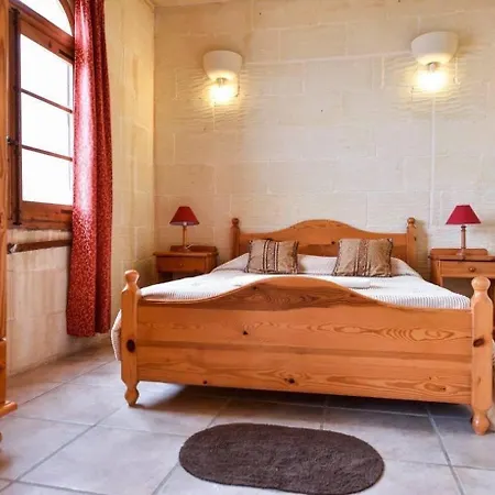 Tal-bahar Farmhouse, Zebbug Gozo Vilă
